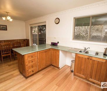 Fully Furnished Inner City Townhouse - Photo 1