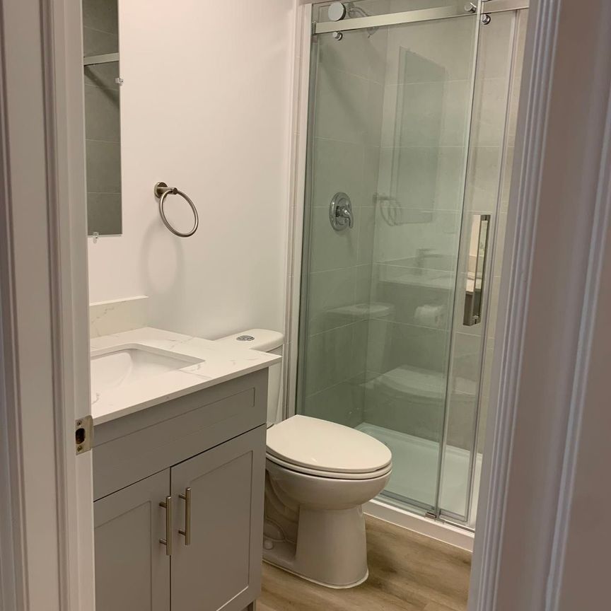 For Lease - 5 Harris Avenue Unit# main floor, Toronto, Ontario - Photo 1