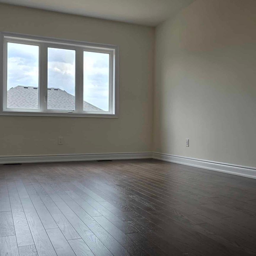 Upper level 4 bedroom home for rent Barrie/Springwater - Photo 1