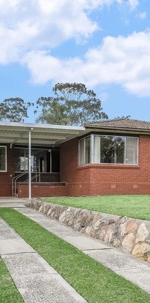 Location Location - Walk to the Station! - Photo 2