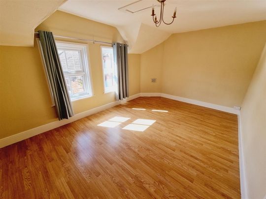 1 Bedroom Flat to Rent in Flat 1, High Street, Rushden, Northants, NN10 - Photo 1