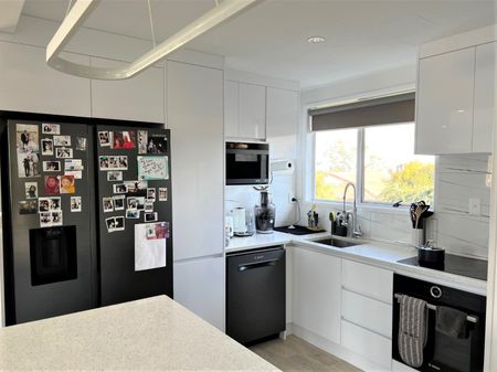 35 Leaver Place, Weymouth, Auckland - Photo 2