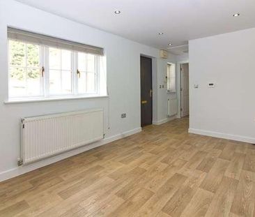 Monkston - Lovely Bedroom Home Close With Garden & Parking, MK10 - Photo 6