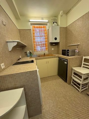 Location Appartement 2 pièces 42m² PARIS 8ème - Photo 3