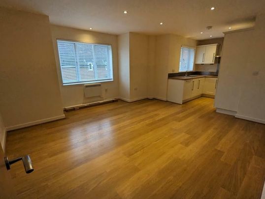 Holmfield Place, New Haw, Surrey, KT15 - Photo 1