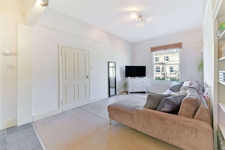 A well presented two bedroom apartment on the popular Cologne Road. - Photo 5