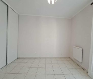 Location Appartement 3 pièces 62m² NIMES 30900 - Photo 2