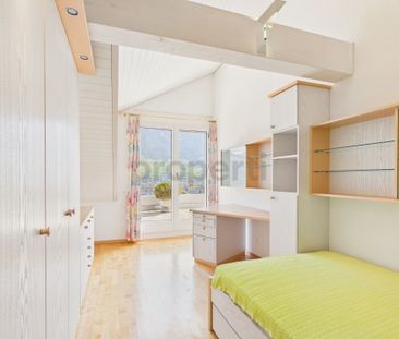 Newly renovated 6.5-room elegant apartment with lift and cellar, En... - Foto 2