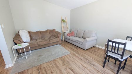 319 Bunting Rd, St. Catharines - Main floor Unit - Photo 3