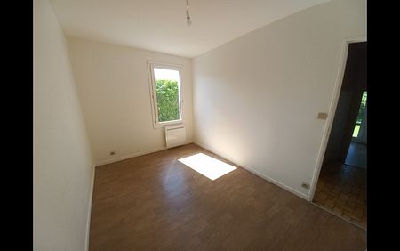 Location Maison 4 pièces 86 m² Thevet-Saint-Julien - Photo 5