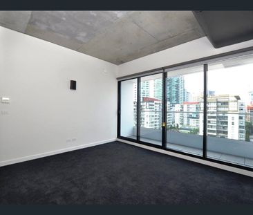 Sunday Apartments: Modern and Spacious One Bedroom Apartment! - Photo 2