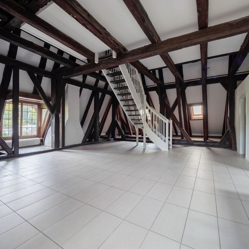 Charming 2.5 Zimmer-Loft im Schloss Sensebrück zu vermieten - Photo 1