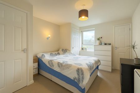 2 Bed Flat, Madison Court, SW15 - Photo 3