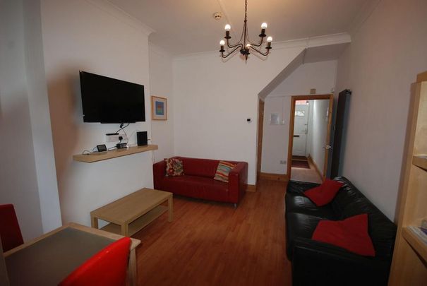 5 bedroom house to rent - Photo 1