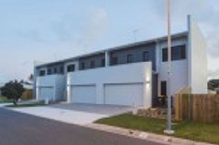 LUXURIOUS TOWNHOUSE NEAR THE BEACH - Photo 4