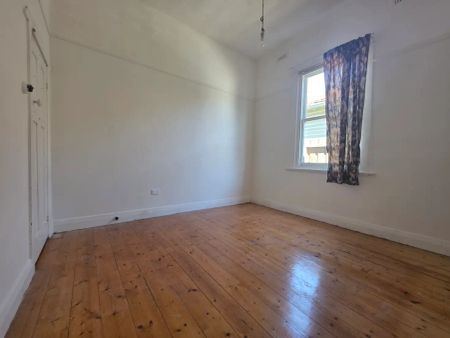 “Come Live In The Heart Of Coburg - Spacious Family Living in a Prime Location” - Photo 5