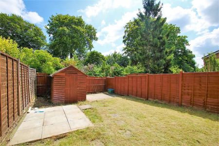 3 bedroom semi-detached house to rent - Photo 5