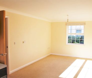 Gatehouse Court, Taunton - Photo 6