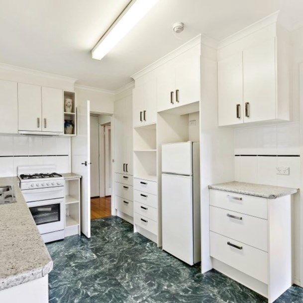 2-bedroom shared house, Warrigal Road - Photo 1