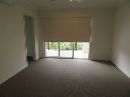 Stylish Lakeside Living in Birtinya - Photo 3