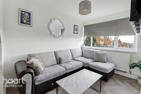 1 bedroom in a house share to rent - Photo 2