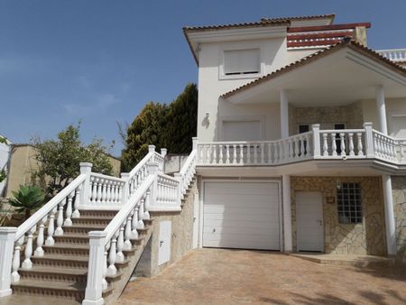 Villa - Photo 3