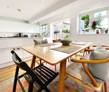 3 bedroom semi-detached house to rent - Photo 6