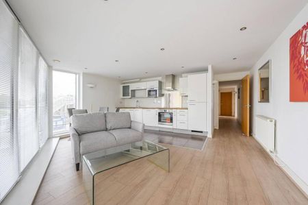 2 bedroom flat to rent - Photo 2