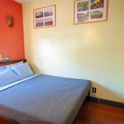 Friendly Downtown Accommodation - Photo 4