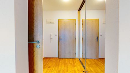 1izb. VEĽKÝ BYT S BALKÓNOM - ul. Nová Rožňavská- Kryté parkovanie- možnosť dozariadiť- blízko AVION, ZLATÉ PIESKY, CENTRUM - Photo 4