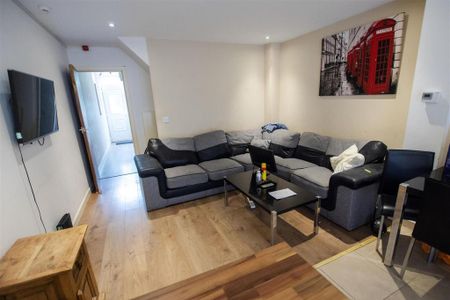 6 bedroom house to rent - Photo 4