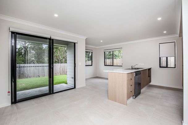 1/7 Niles Crt, Bahrs Scrub QLD 4207 - Duplex For Rent | Domain - Photo 1
