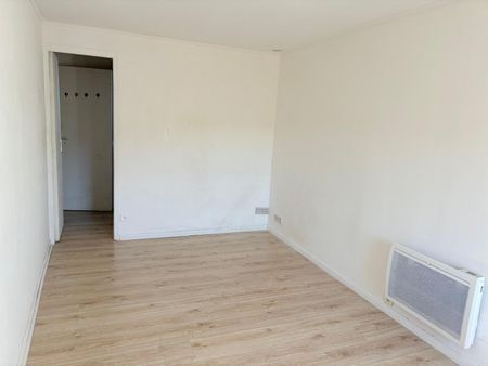 Location Appartement 64m² ST MAXIMIN LA STE BAUME 83470 - Photo 4