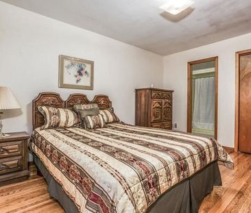 For Lease - 242 Fairglen Avenue, Toronto, Ontario - Photo 5