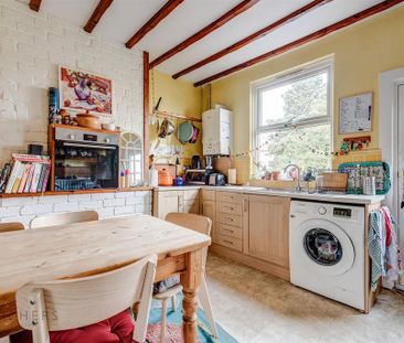 3 bedroom terraced house to rent - Photo 1