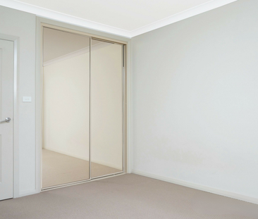 4 bedroom Duplex - Walk to Revesby CBD - Photo 1