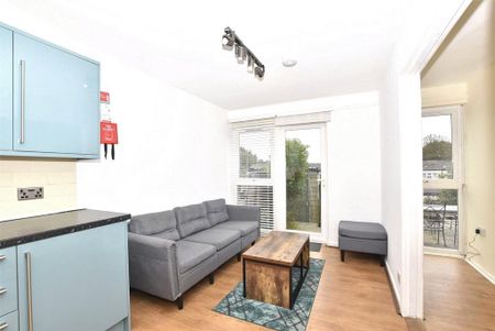 4 bedroom terraced house to rent - Photo 4