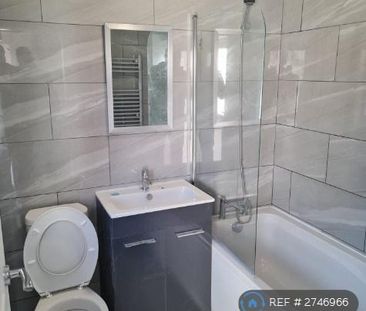 3 bedroom end of terrace house to rent - Photo 3