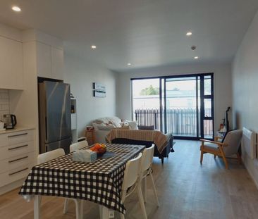 Fully Furnished 3 bedroom Modern Apartment - Photo 1