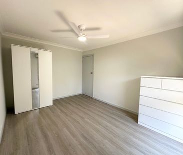 Renovated Family Retreat with Space, Comfort & Convenience - Photo 5