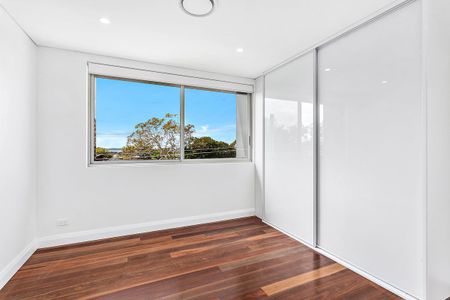 Executive Style Residence - Photo 3