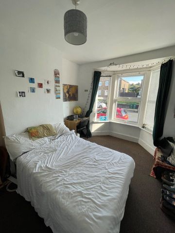 6 Bed Terraced House, Queens Park Road, BN2 - Photo 5