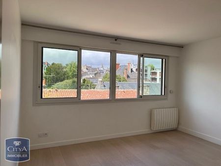 Location Appartement 3 pièces 117m² POITIERS 86000 - Photo 3