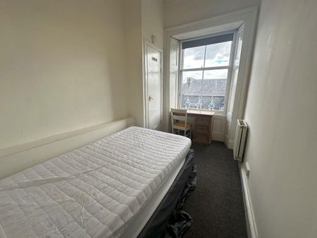 3 bedroom flat to rent - Photo 5