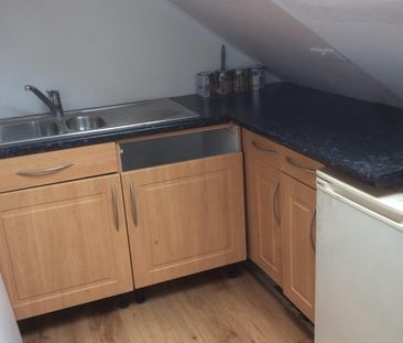 House share to rent - Photo 2
