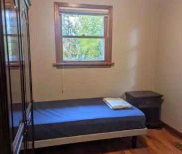 Cozy Heritage Suite - 1 Bedroom in Downtown Home | 4740 54 Street, ... - Photo 1