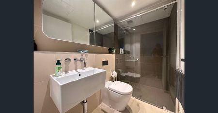 Amazing partly-furnished SQ two bedrooms apartment! - Photo 2