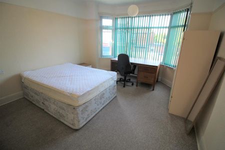 4 bedroom detached house to rent - Photo 3