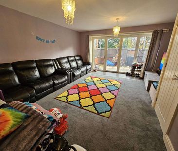 5 bedroom townhouse to rent - Photo 2