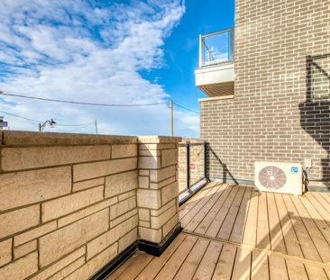 For Lease - 3327 Taha Gardens, Oakville, Ontario - Photo 1